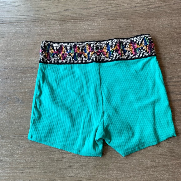 Free people green with embroidered waist biker shorts - Picture 5 of 6